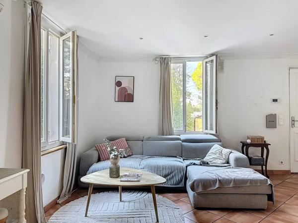 Maison individuelle avec piscine et dépendance – Mougins