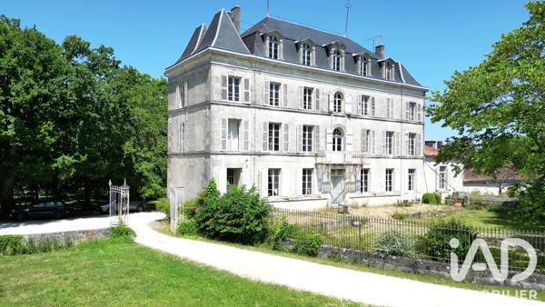 Maison à vendre 16 pièces 427 m² Angeac-Champagne