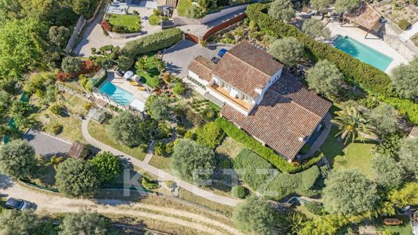 Villa avec piscine vue mer sur la baie de Cannes