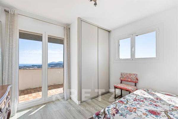 Villa avec piscine vue mer sur la baie de Cannes