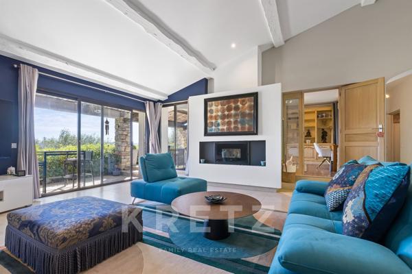 Villa avec piscine vue mer sur la baie de Cannes