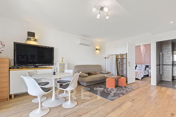 Villa avec piscine vue mer sur la baie de Cannes