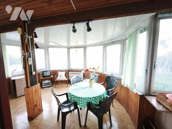 Saint Martin de Crau à 6mn du centre, maison de plain-pied sur un terrain de 400m² comprenant: ...