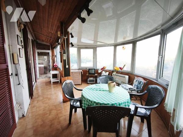 Saint Martin de Crau à 6mn du centre, maison de plain-pied sur un terrain de 400m² comprenant: ...