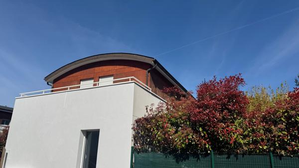 MAISON ROND POINT DE VANNES EN IMPASSE PRIVE- 3 CHAMBRES - G