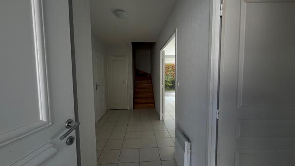 MAISON ROND POINT DE VANNES EN IMPASSE PRIVE- 3 CHAMBRES - G