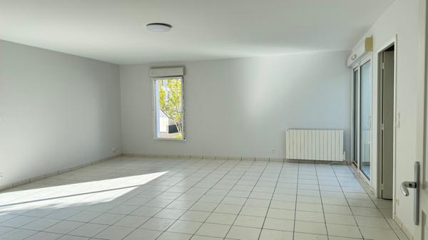 MAISON ROND POINT DE VANNES EN IMPASSE PRIVE- 3 CHAMBRES - G