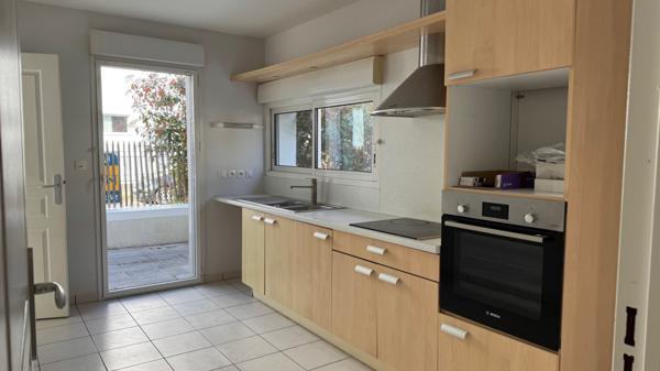 MAISON ROND POINT DE VANNES EN IMPASSE PRIVE- 3 CHAMBRES - G