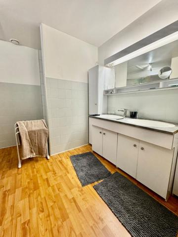 Appartement Amiens 7 pièce(s) 194 m2  avec local commercial en RDC.  à Amiens