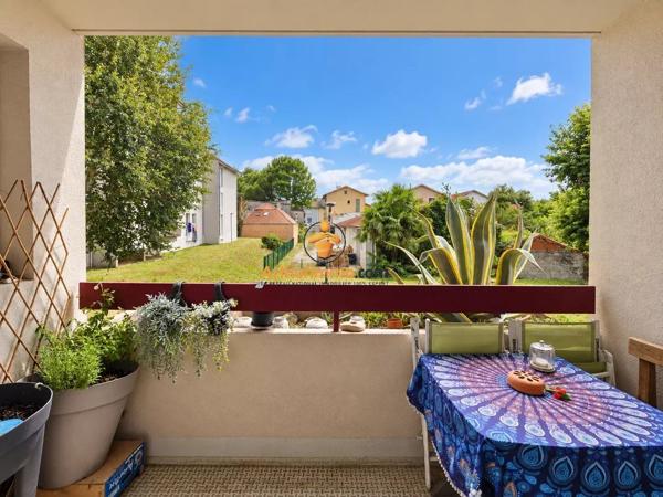 Vente                                                      Appartement
                        
                     3 pièces                      68 m2                     à Tarbes