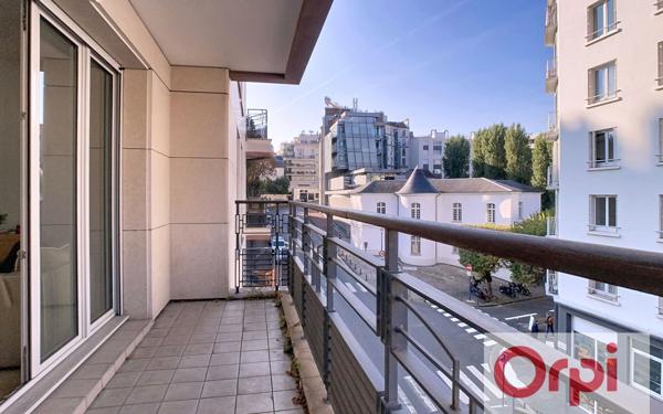 Appartement à vendre    2 pièces • 47,47 m2 Issy-les-Moulineaux