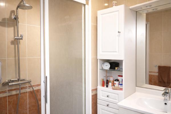 NANTES NORD – T5 LUMINEUX AVEC BALCON, ASCENSEUR & PARKING