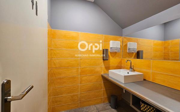 Immeuble à vendre    7 pièces • 241 m2 Prades