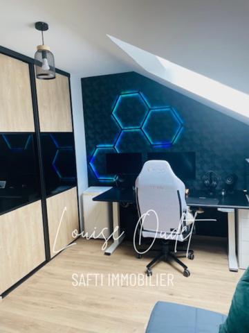 Découvrez ce duplex récent à Serre-les-Sapins