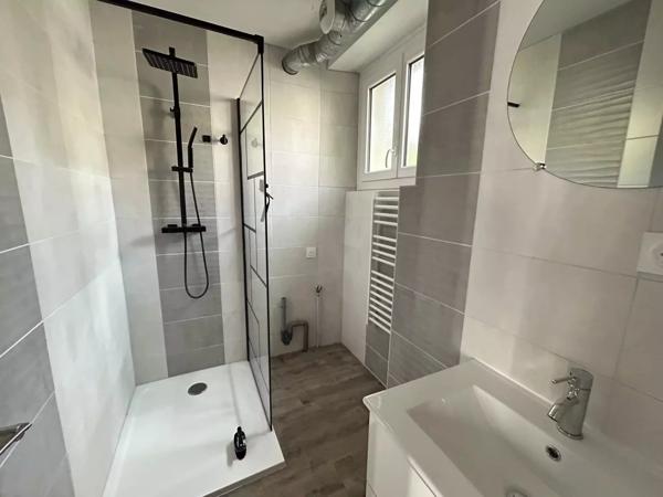 Immeuble avec deux appartements