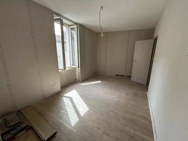 Immeuble avec deux appartements