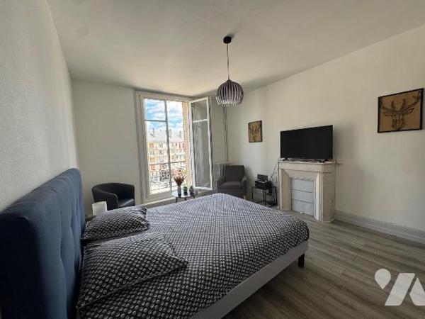 Nouveau mandat sur Charleville-Mézières, secteur Hôtel de Ville.

Appartement situé au troisi...