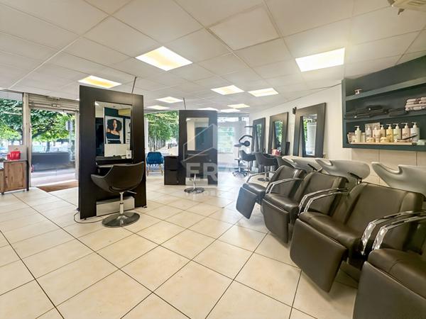 Local commercial St Fargeau Ponthierry 56m2