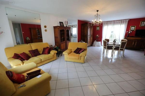 Pavillon à vendre à La Flèche dans la Sarthe (72200), ref : 444   
la fleche