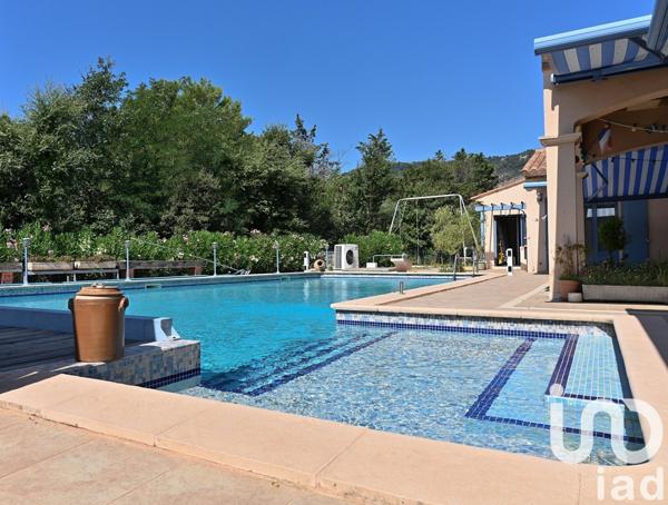 Maison traditionnelle 5 pièces de 193 m² à Le Plan-de-la-Tour (83120)