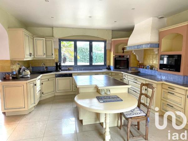 Maison traditionnelle 5 pièces de 193 m² à Le Plan-de-la-Tour (83120)