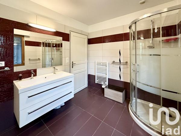 Maison traditionnelle 5 pièces de 193 m² à Le Plan-de-la-Tour (83120)