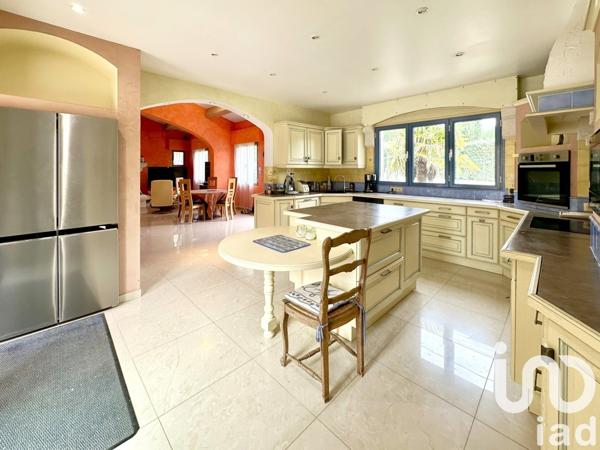 Maison traditionnelle 5 pièces de 193 m² à Le Plan-de-la-Tour (83120)