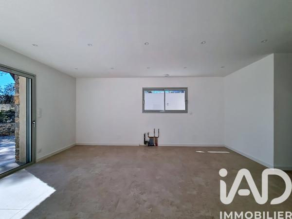 Maison à vendre 5 pièces 182 m² Nîmes