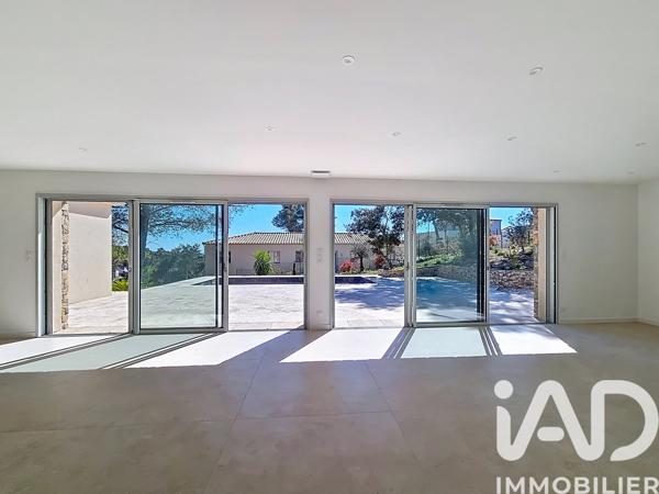 Maison à vendre 5 pièces 182 m² Nîmes