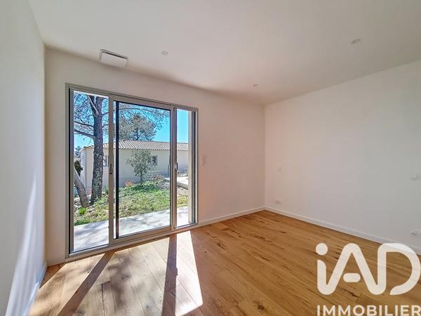 Maison à vendre 5 pièces 182 m² Nîmes