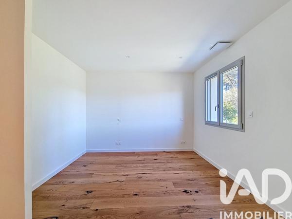 Maison à vendre 5 pièces 182 m² Nîmes