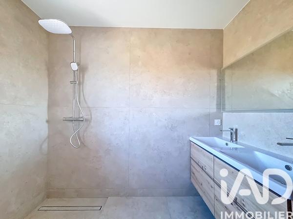 Maison à vendre 5 pièces 182 m² Nîmes