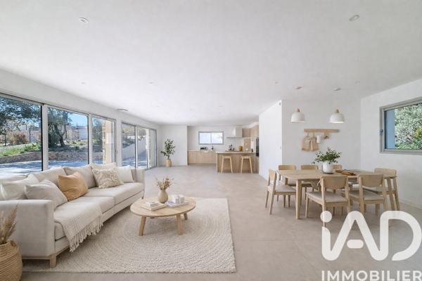 Maison à vendre 5 pièces 182 m² Nîmes