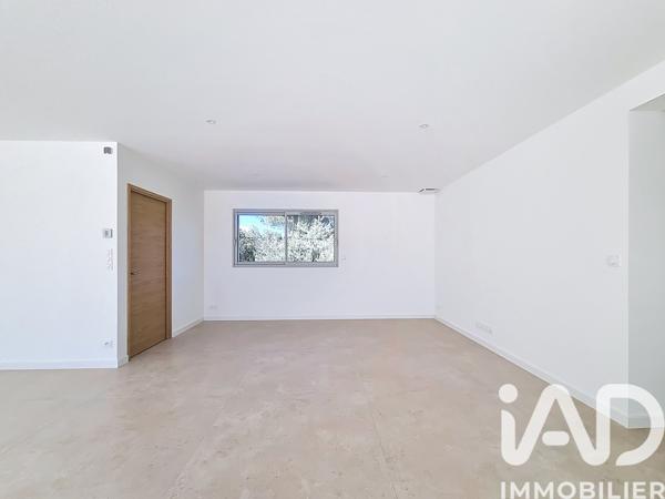 Maison à vendre 5 pièces 182 m² Nîmes