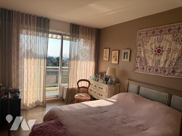 Appartement à vendre à Montmorency au Centre Ville (95160) en Val-d'Oise (95), 4 pièces, 3 chambres