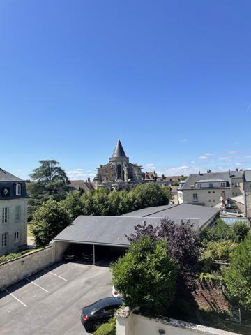 À vendre - Maison, 7 pièces située à Compiègne (60200)