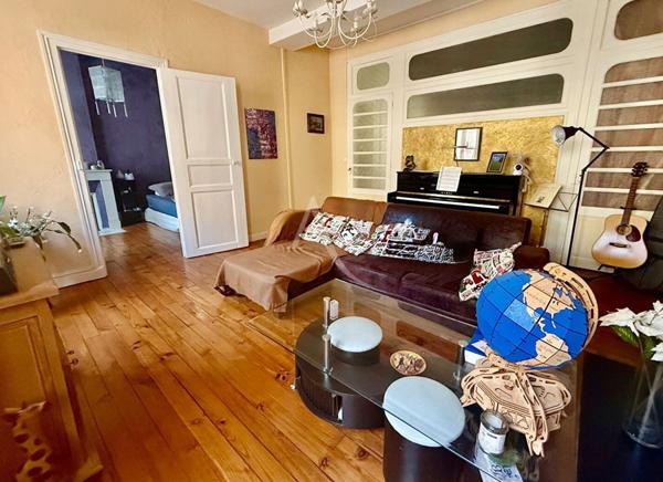 Appartement hyper centre Pau 2 chambres et cave