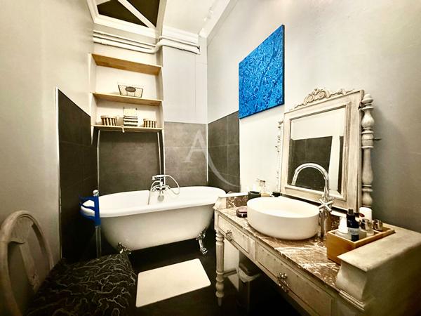 Appartement hyper centre Pau 2 chambres et cave