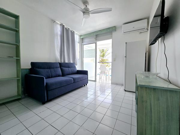Appartement à louer 685 € CC LE MOULE 1 pièce 23 m² DPE D