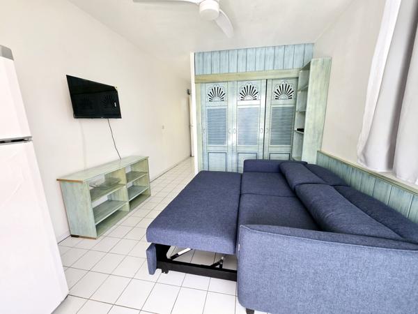 Appartement à louer 685 € CC LE MOULE 1 pièce 23 m² DPE D