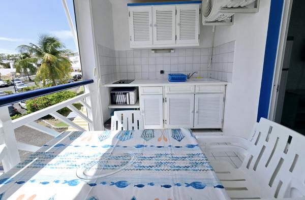 Appartement à louer 685 € CC LE MOULE 1 pièce 23 m² DPE D