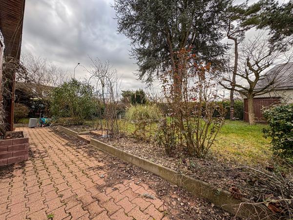 ANGERS - Maison familiale au calme avec jardin, garage et vie de plain-pied !