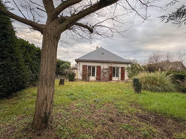 ANGERS - Maison familiale au calme avec jardin, garage et vie de plain-pied !