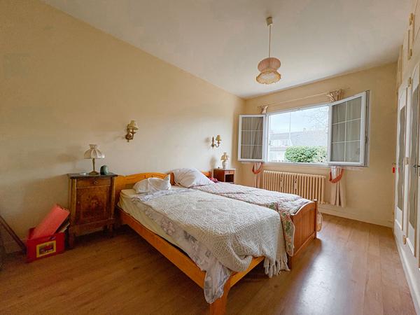 ANGERS - Maison familiale au calme avec jardin, garage et vie de plain-pied !