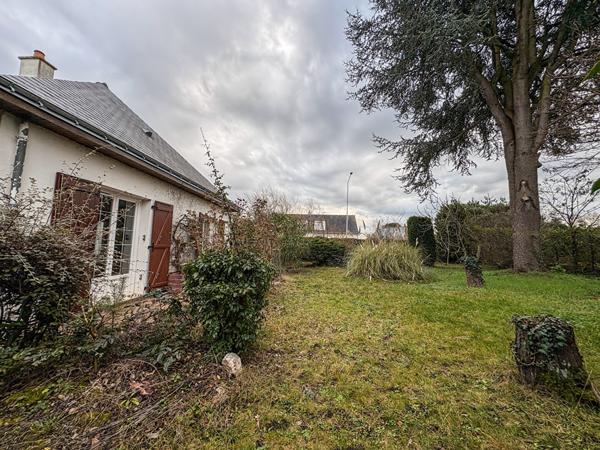 ANGERS - Maison familiale au calme avec jardin, garage et vie de plain-pied !