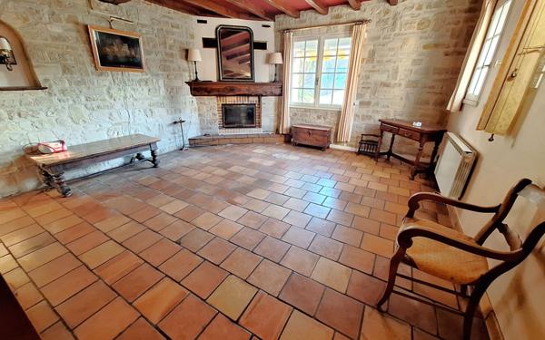 Maison à vendre    7 pièces •  Médis