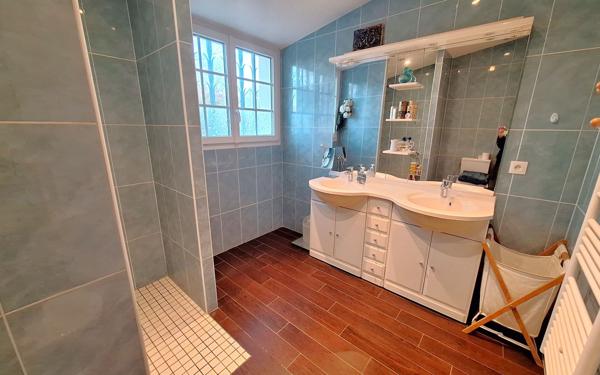 Maison à vendre    7 pièces •  Médis