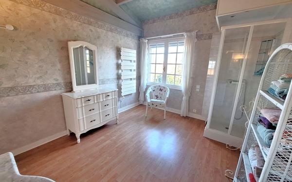 Maison à vendre    7 pièces •  Médis