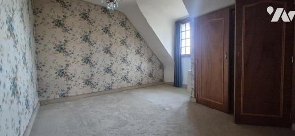 MAISON TRADITIONNELLE - 5 CHAMBRES - TERRAIN 12300 M2