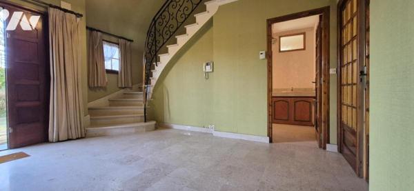 MAISON TRADITIONNELLE - 5 CHAMBRES - TERRAIN 12300 M2